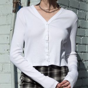 Super cute white Brandy Melville button up 🕊